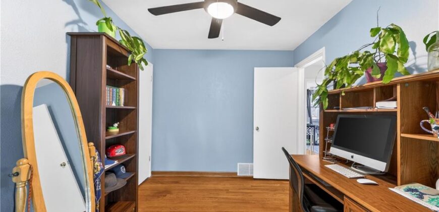 110 N ridge Avenue, Liberty, MO 64068