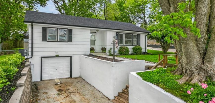 110 N ridge Avenue, Liberty, MO 64068