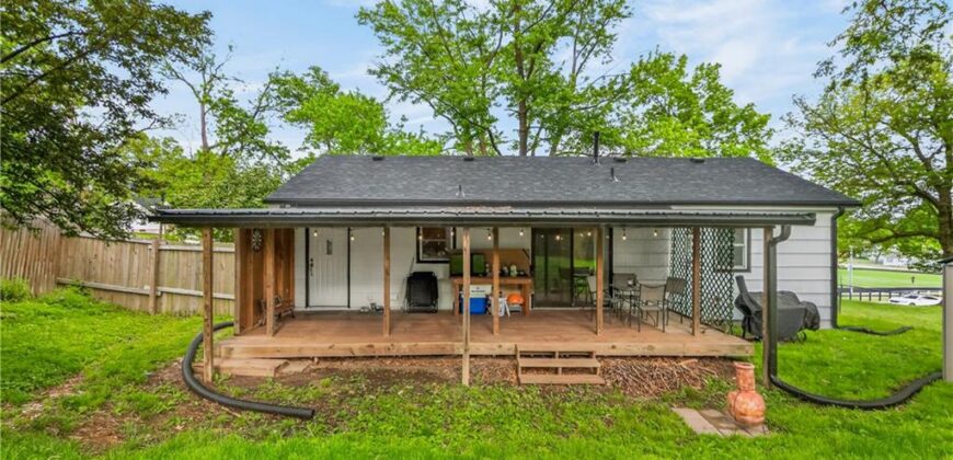 110 N ridge Avenue, Liberty, MO 64068