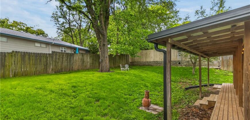 110 N ridge Avenue, Liberty, MO 64068
