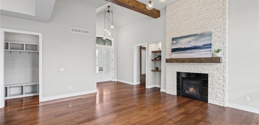 5701 NW 103rd Street, Kansas City, MO 64154