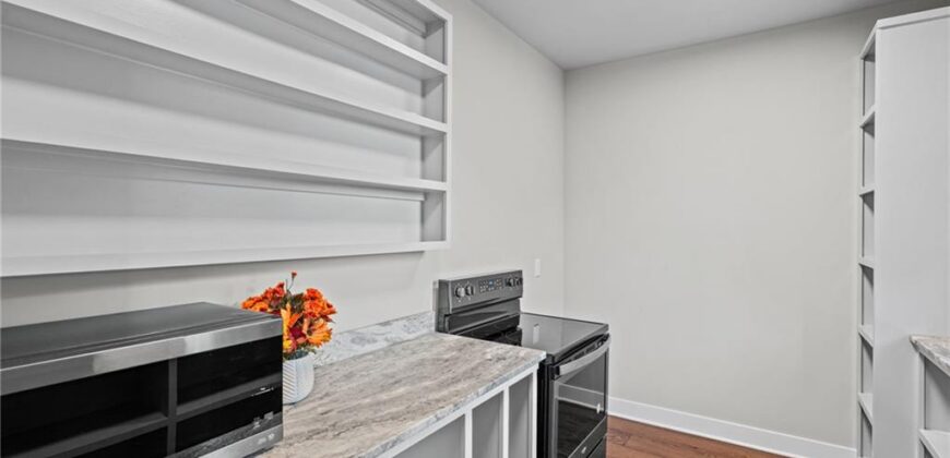 5701 NW 103rd Street, Kansas City, MO 64154