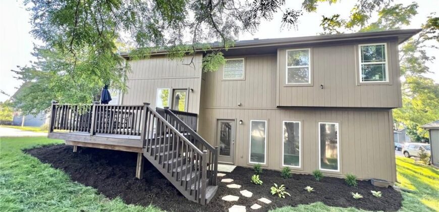 8801 N Kirkwood Avenue, Kansas City, MO 64154