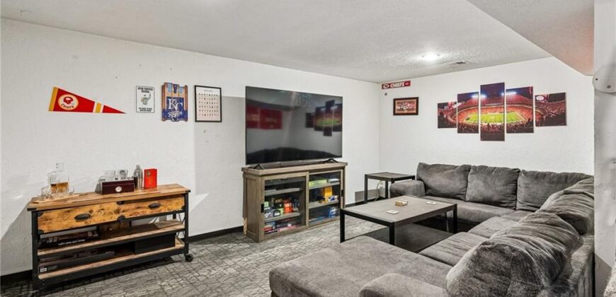 3533 N College Avenue, Kansas City, MO 64117