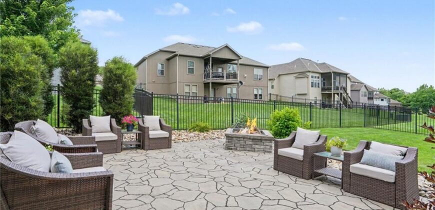 603 Rock Bridge Court, Smithville, MO 64089