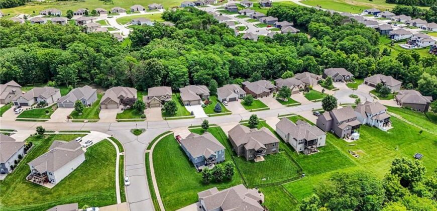 603 Rock Bridge Court, Smithville, MO 64089