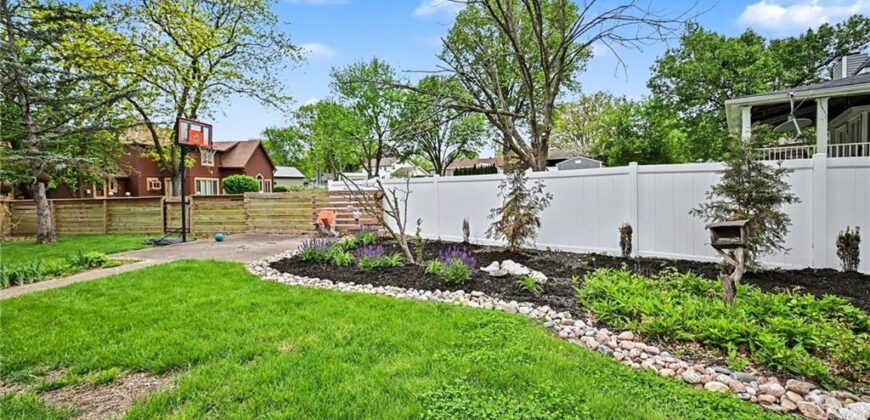 2000 June Street, Excelsior Springs, MO 64024