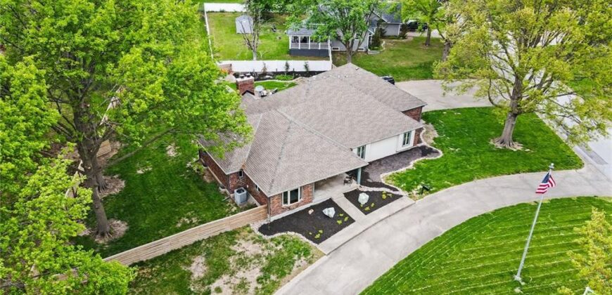 2000 June Street, Excelsior Springs, MO 64024