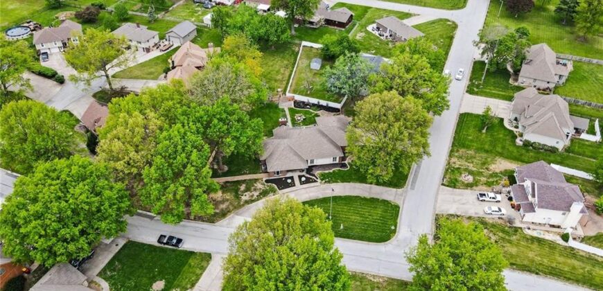 2000 June Street, Excelsior Springs, MO 64024