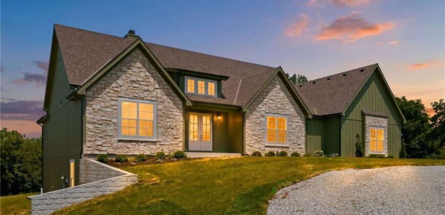 10000 NE 112th Street, Kansas City, MO 64157