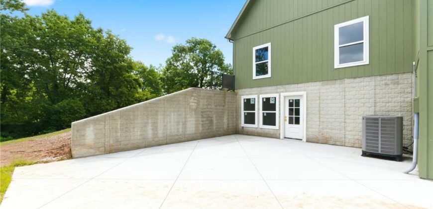 10000 NE 112th Street, Kansas City, MO 64157