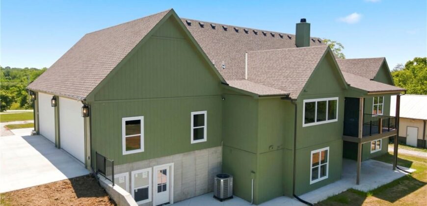 10000 NE 112th Street, Kansas City, MO 64157