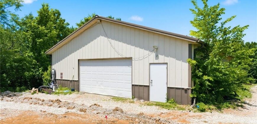 10000 NE 112th Street, Kansas City, MO 64157