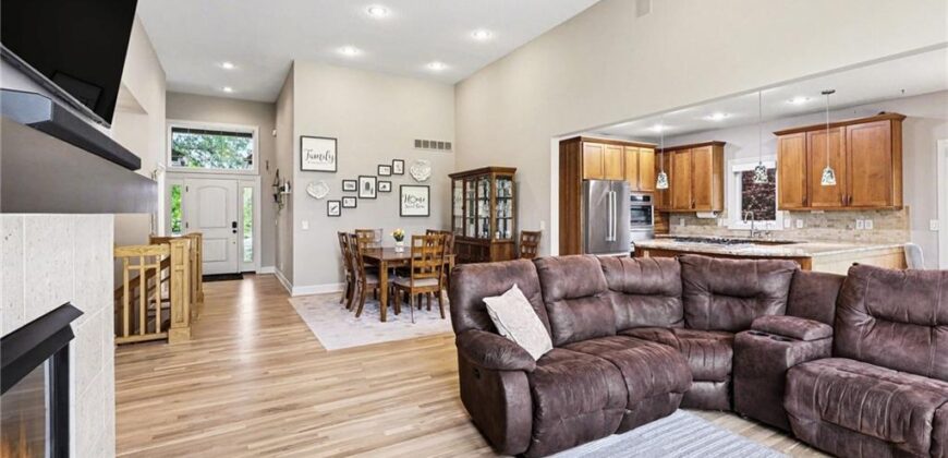 1923 NE 104th Terrace, Kansas City, MO 64155