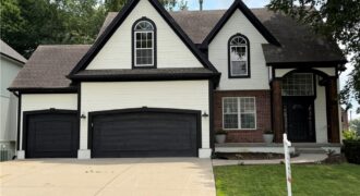 1172 WHITE OAK Lane, Liberty, MO 64068