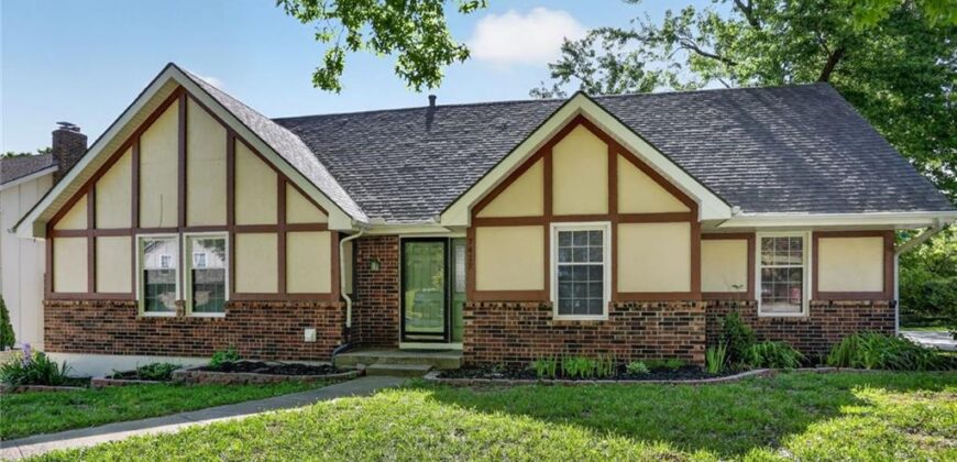 7417 N PARK Avenue, Gladstone, MO 64118
