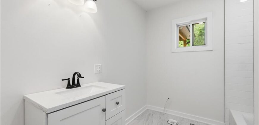 11011 N Holmes Street, Kansas City, MO 64155