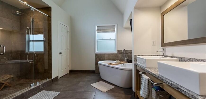 7324 N Manchester Avenue, Kansas City, MO 64158
