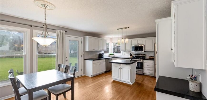 7324 N Manchester Avenue, Kansas City, MO 64158