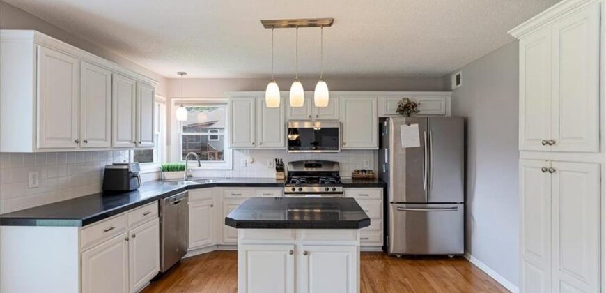 7324 N Manchester Avenue, Kansas City, MO 64158