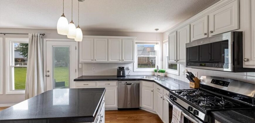 7324 N Manchester Avenue, Kansas City, MO 64158