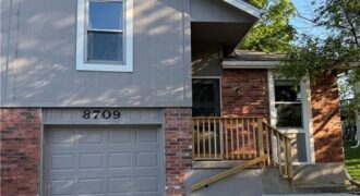 8709 N Hull Avenue, Kansas City, MO 64154
