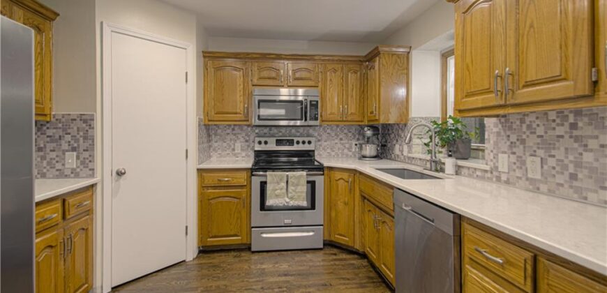 1500 Amesbury Avenue, Liberty, MO 64068