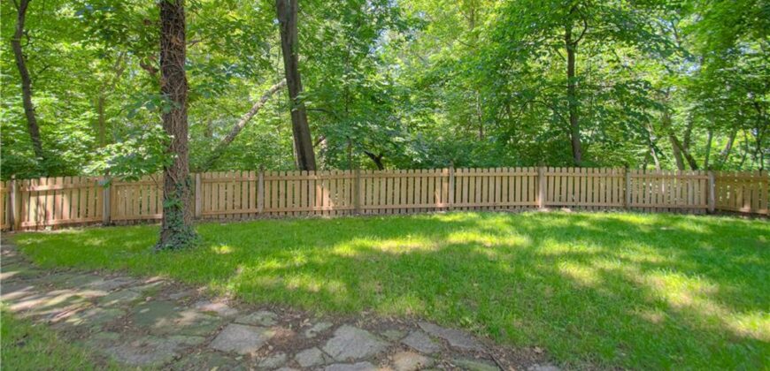 1500 Amesbury Avenue, Liberty, MO 64068
