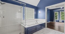 5812 MANOR Lane, Parkville, MO 64152