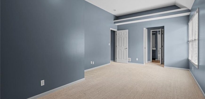 5812 MANOR Lane, Parkville, MO 64152