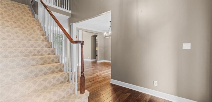 5812 MANOR Lane, Parkville, MO 64152