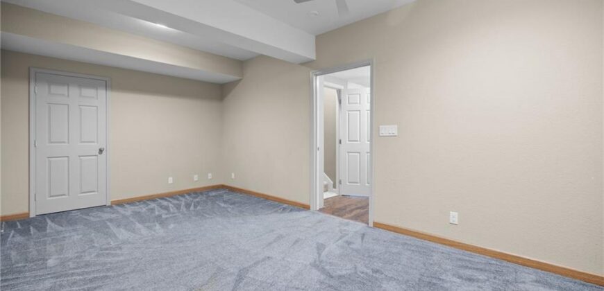 5812 MANOR Lane, Parkville, MO 64152