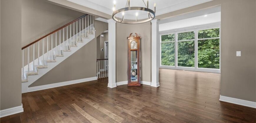 5812 MANOR Lane, Parkville, MO 64152
