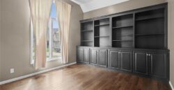 5812 MANOR Lane, Parkville, MO 64152