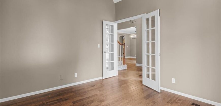 5812 MANOR Lane, Parkville, MO 64152