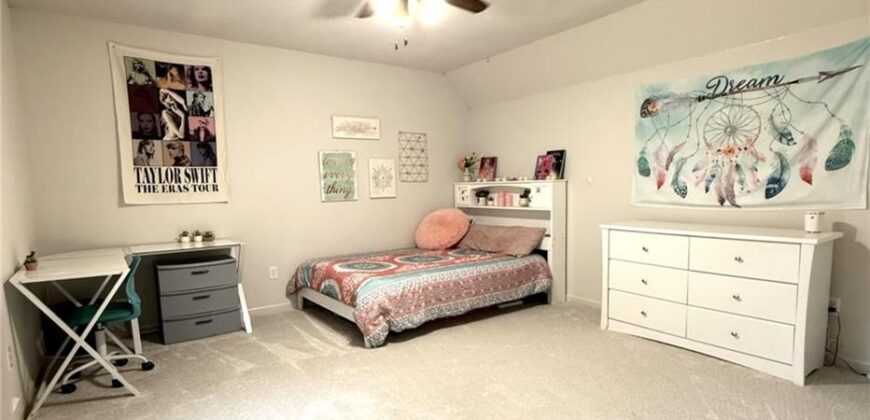 6736 NW Monticello Terrace, Parkville, MO 64152
