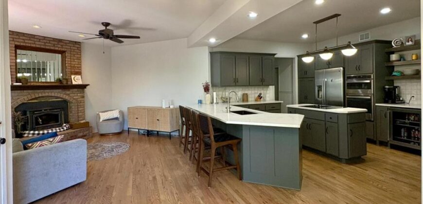 6736 NW Monticello Terrace, Parkville, MO 64152