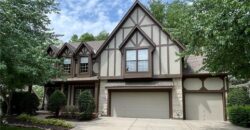 6736 NW Monticello Terrace, Parkville, MO 64152
