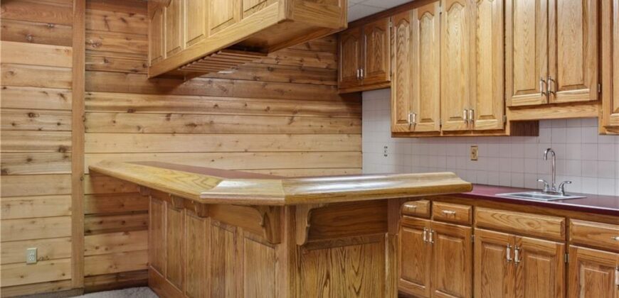 6736 NW Monticello Terrace, Parkville, MO 64152