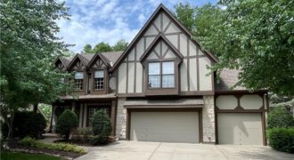 6736 NW Monticello Terrace, Parkville, MO 64152