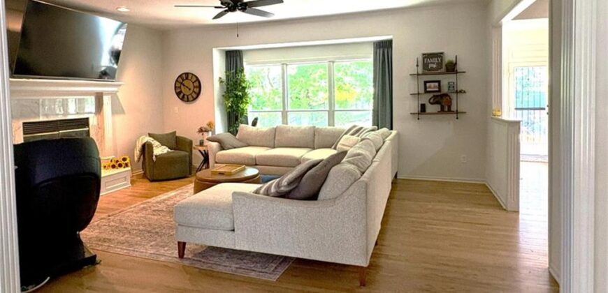 6736 NW Monticello Terrace, Parkville, MO 64152
