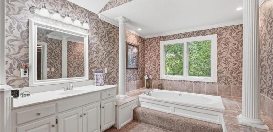 14535 NW 63rd Street, Parkville, MO 64152