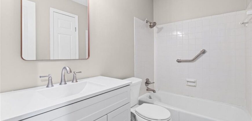 1605 High Drive, Liberty, MO 64068