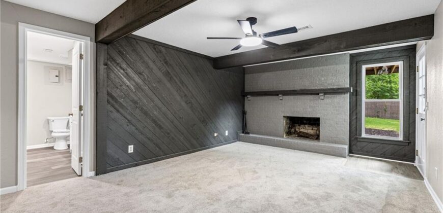 1605 High Drive, Liberty, MO 64068