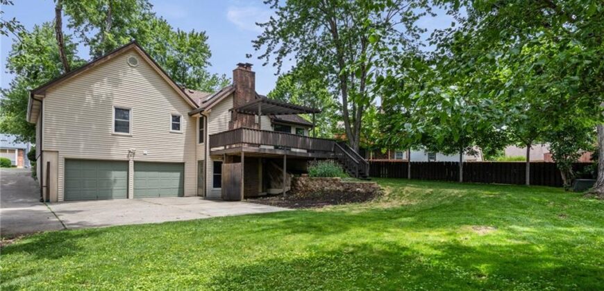 1605 High Drive, Liberty, MO 64068