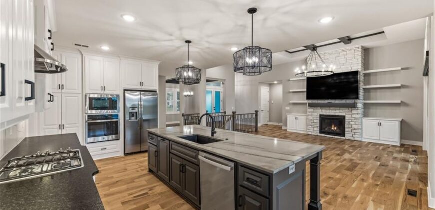 10139 N Kansas Court, Kansas City, MO 64155