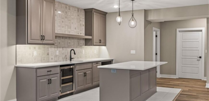 10139 N Kansas Court, Kansas City, MO 64155