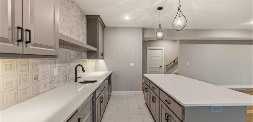 10139 N Kansas Court, Kansas City, MO 64155