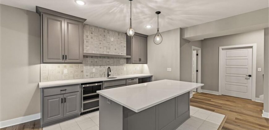 10139 N Kansas Court, Kansas City, MO 64155