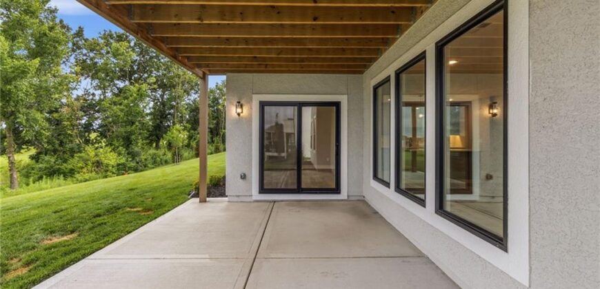 10139 N Kansas Court, Kansas City, MO 64155